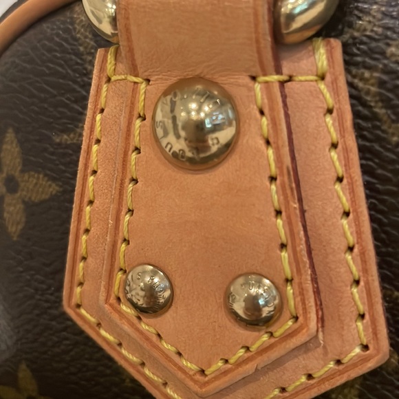 Louis Vuitton Manhattan PM - Picture 6 of 16